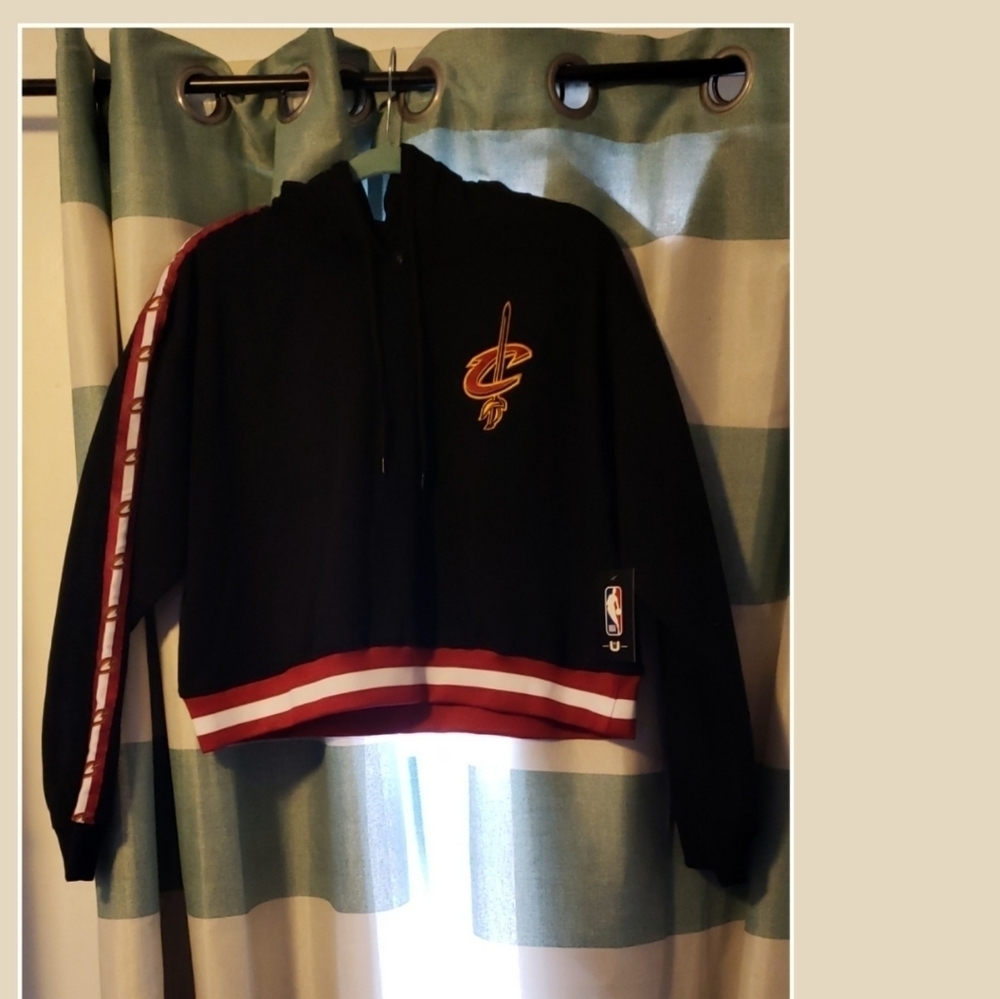 Cavs NBA cropped hoodie